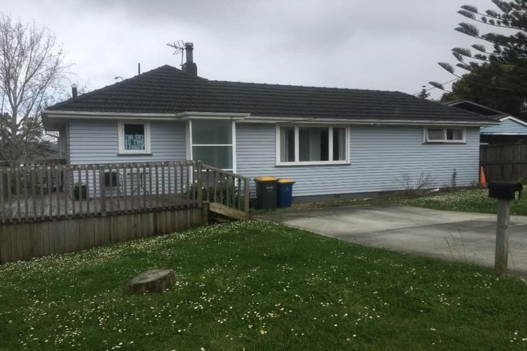 Photo of property in 5 Murray Road, Te Atatu Peninsula, Auckland, 0610