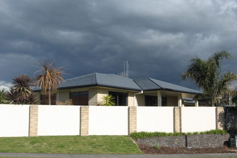 Photo of property in 8 Meadowviews Drive, Welcome Bay, Tauranga, 3112