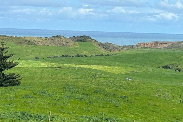 Photo of property in 286 Rehutai Road, Baylys Beach, Dargaville, 0377