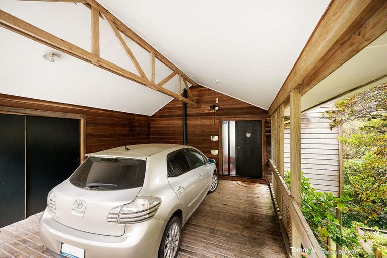 Photo of property in 5b Ranikhet Way, Khandallah, Wellington, 6035