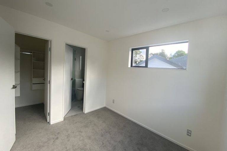 Photo of property in 37a Allington Road, Massey, Auckland, 0614