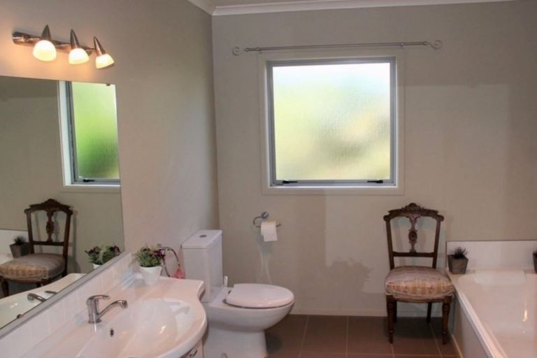 Photo of property in 9 Ohuka Place, Whitianga, 3510