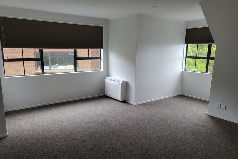 Photo of property in 30 Satara Crescent, Khandallah, Wellington, 6035