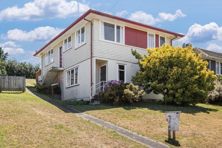 Photo of property in 54 Owhiti Street, Titahi Bay, Porirua, 5022