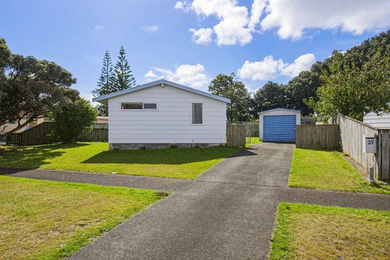 Photo of property in 27 Morgan Crescent, Levin, 5510