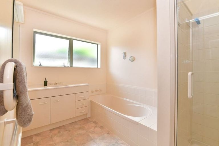 Photo of property in 9 Kath Hopper Drive, Orewa, 0931