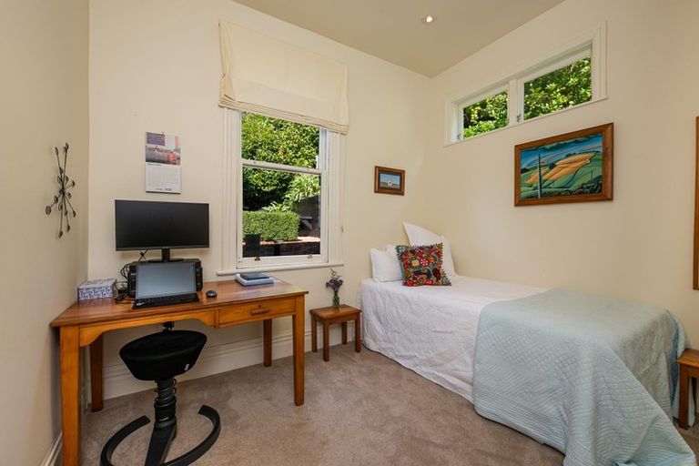 Photo of property in 74 Mortimer Terrace, Brooklyn, Wellington, 6021