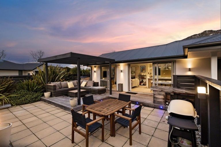Photo of property in 6 Evening Star Road, Arthurs Point, Queenstown, 9371