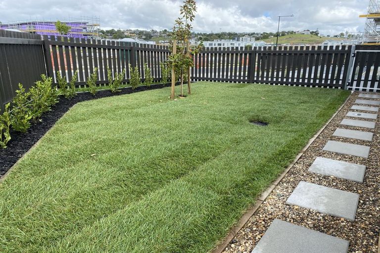 Photo of property in 2 Toka Lane, Red Beach, 0932