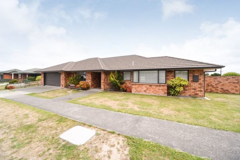 Photo of property in 2 Rose Place, Awapuni, Palmerston North, 4412