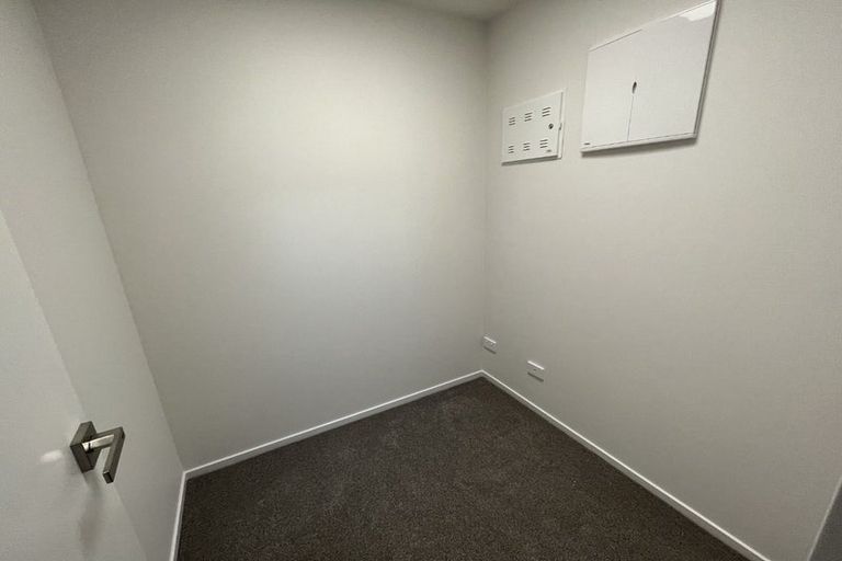 Photo of property in 5/241 Don Buck Road, Massey, Auckland, 0614