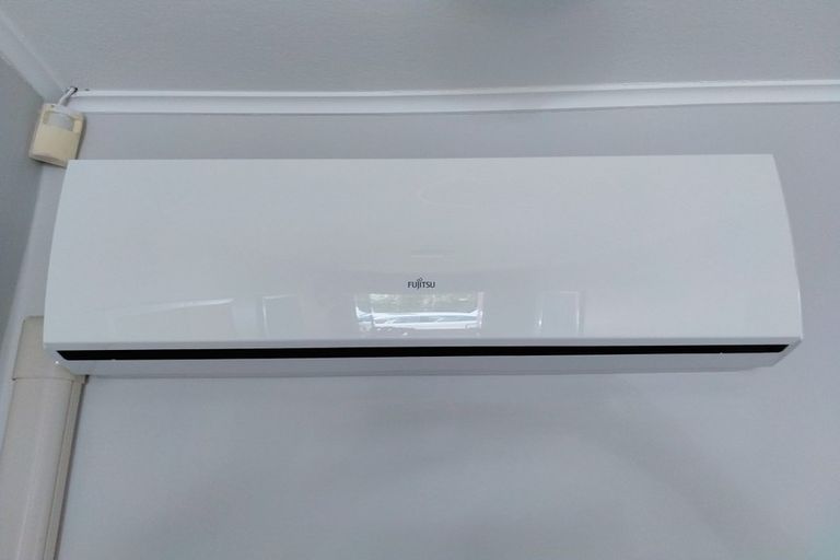 Photo of property in 72 Hewer Crescent, Naenae, Lower Hutt, 5011