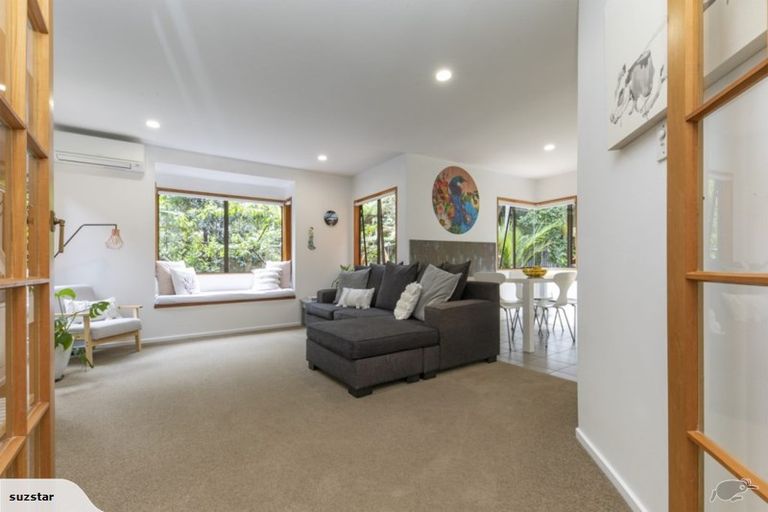 Photo of property in 111 Woodlands Park Road, Titirangi, Auckland, 0604