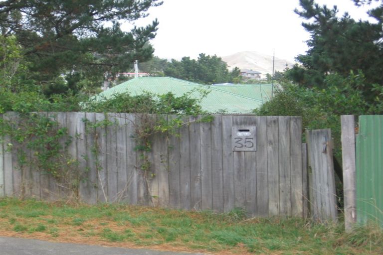 Photo of property in 35 Cunliffe Street, Johnsonville, Wellington, 6037