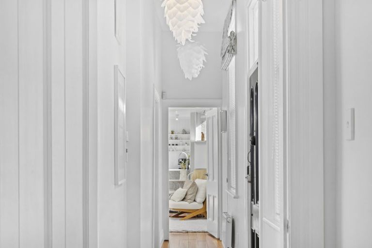 Photo of property in 132 Elizabeth Street, Mount Victoria, Wellington, 6011