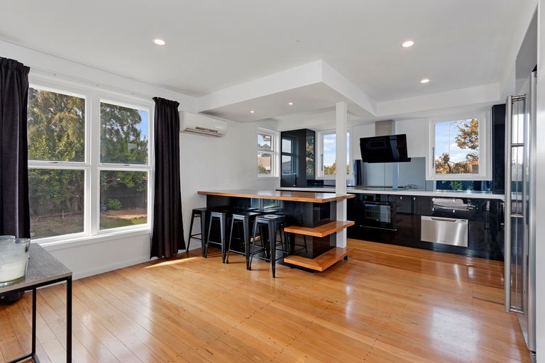 Photo of property in 9 Oakhampton Street, Hornby, Christchurch, 8042