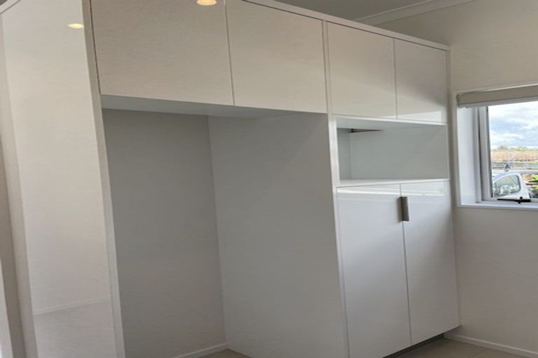 Photo of property in 38a Taikura Avenue, Red Beach, 0932