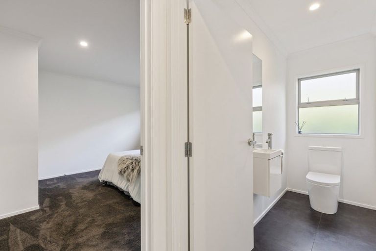 Photo of property in 26 Birdwood Avenue, Moturoa, New Plymouth, 4310