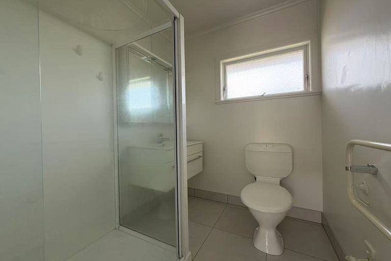 Photo of property in 1/18 Evelyn Place, Hillcrest, Auckland, 0627