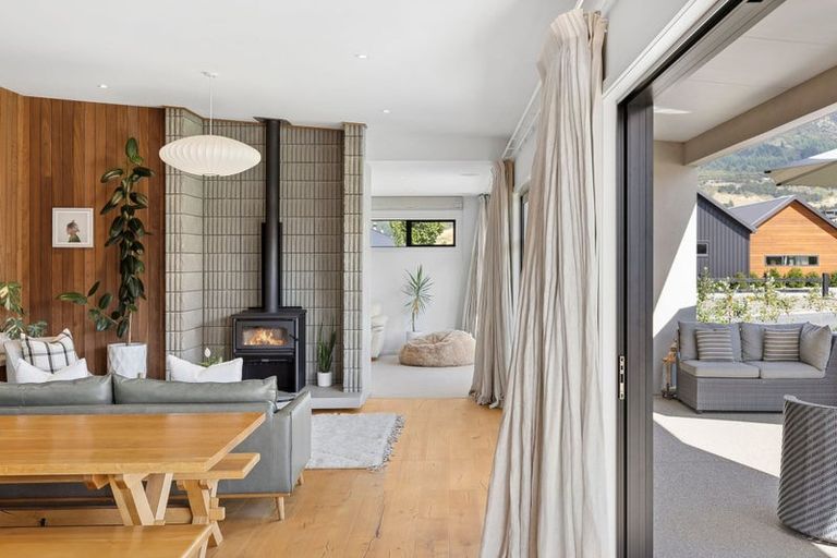 Photo of property in 2 Tomtit Crescent, Lake Hawea, Wanaka, 9382