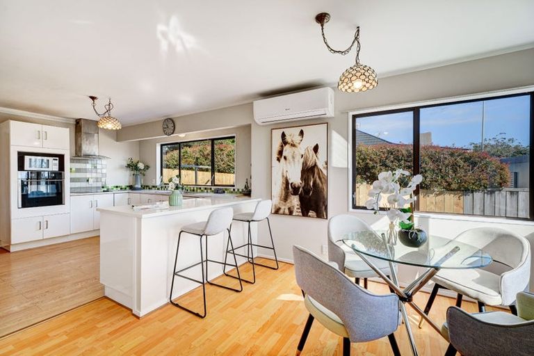 Photo of property in 2/14 Chip Grove, Sunnyhills, Auckland, 2010