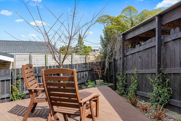 Photo of property in 13 Matipo Road, Te Atatu Peninsula, Auckland, 0610