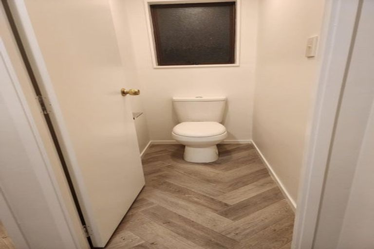 Photo of property in 75 Meadowvale Rise, Titirangi, Auckland, 0604