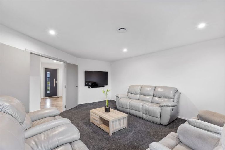 Photo of property in 120 Northmoor Boulevard, Rolleston, 7615