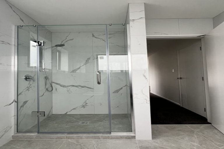 Photo of property in 105a Bond Crescent, Forrest Hill, Auckland, 0620