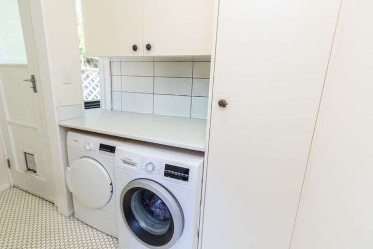 Photo of property in 19 Montreal Grove, Kingston, Wellington, 6021