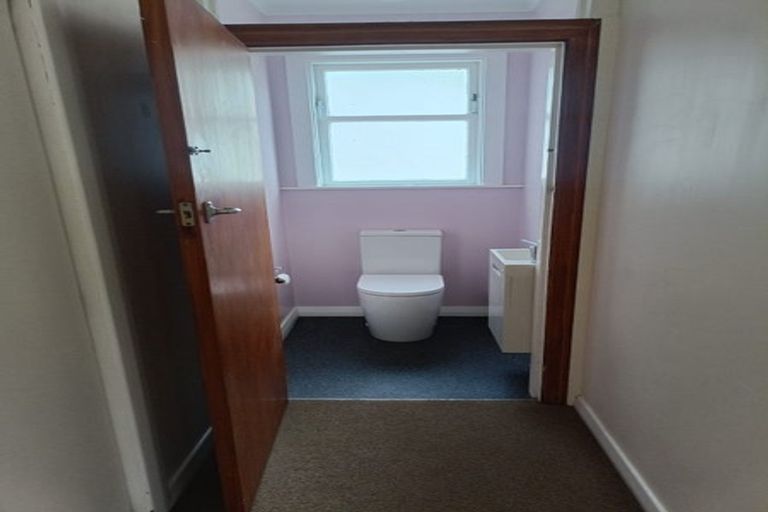 Photo of property in 47 Randwick Road, Northland, Wellington, 6012