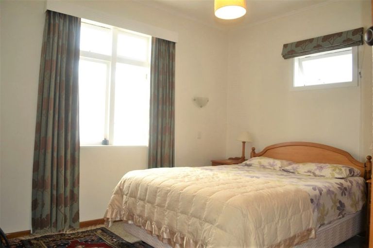 Photo of property in 84 The Parade, Island Bay, Wellington, 6023