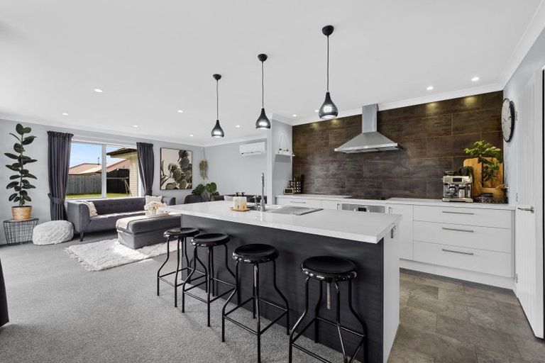 Photo of property in 16 Whiteoak Grove, Tinwald, Ashburton, 7700