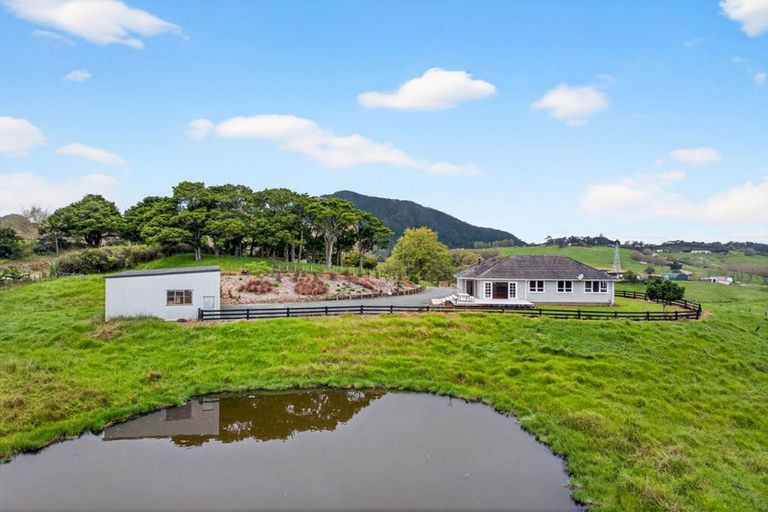 Photo of property in 109 Mountain Road, Maungaturoto, 0587