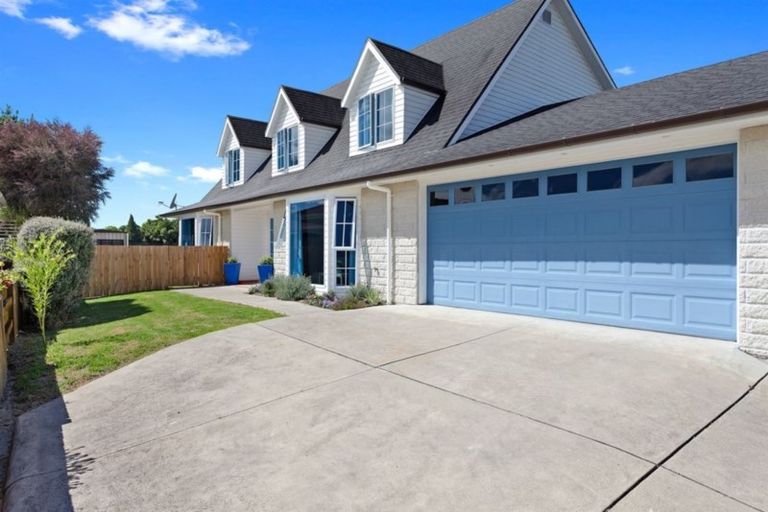 Photo of property in 33 Edgewater Grove, Whakatane, 3120