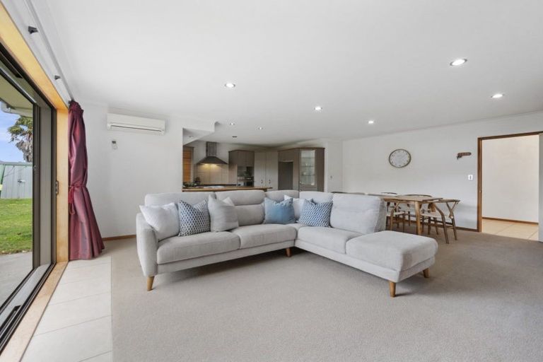 Photo of property in 5 Shire Place, Papamoa Beach, Papamoa, 3118