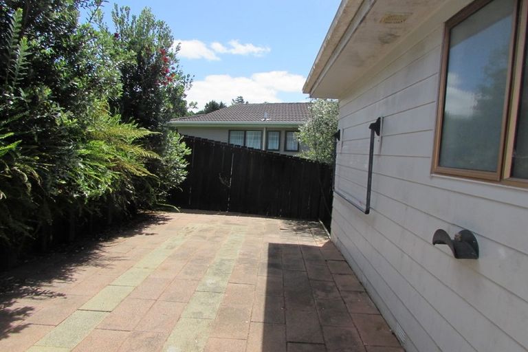 Photo of property in 32 Pisces Road, Glen Eden, Auckland, 0602