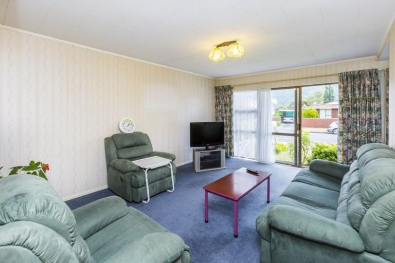 Photo of property in 48f1- Kowhai Avenue, Ebdentown, Upper Hutt, 5018