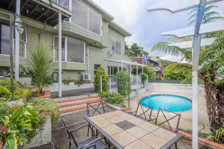 Photo of property in 1 Seymour Street, Picton, 7220