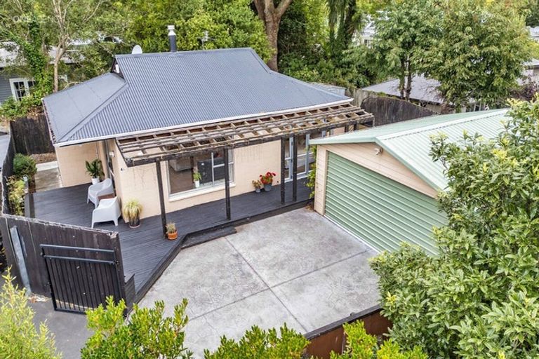 Photo of property in 2/4a Burnbrae Street, Saint Martins, Christchurch, 8022