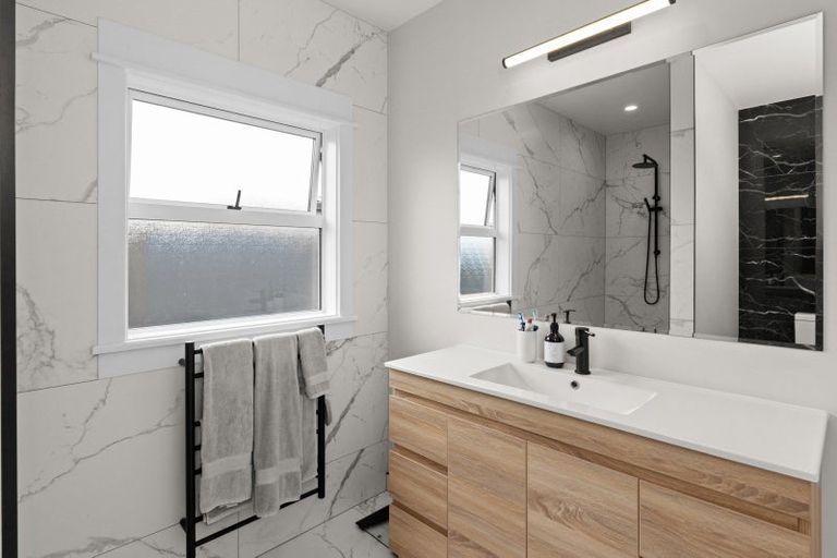 Photo of property in 5a Savage Crescent, Marewa, Napier, 4110