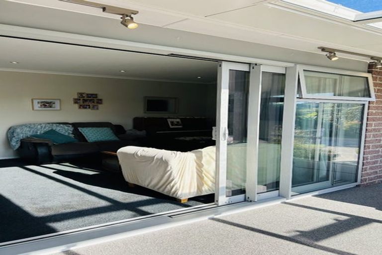 Photo of property in 91 Warren Crescent, Hillmorton, Christchurch, 8025