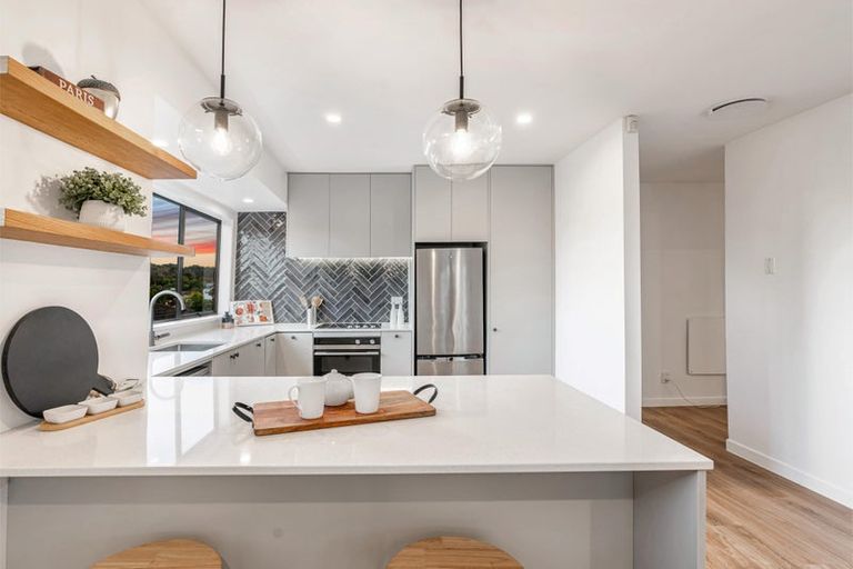 Photo of property in 243a Glengarry Road, Glen Eden, Auckland, 0602