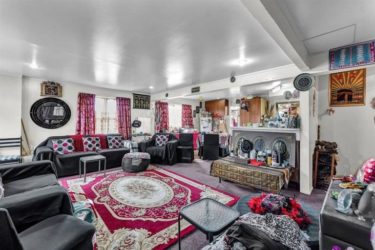 Photo of property in 31 Redwood Drive, Massey, Auckland, 0614