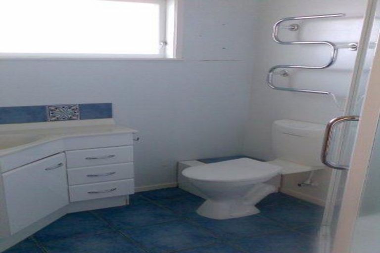 Photo of property in 2/58 Rimu Street, New Lynn, Auckland, 0600