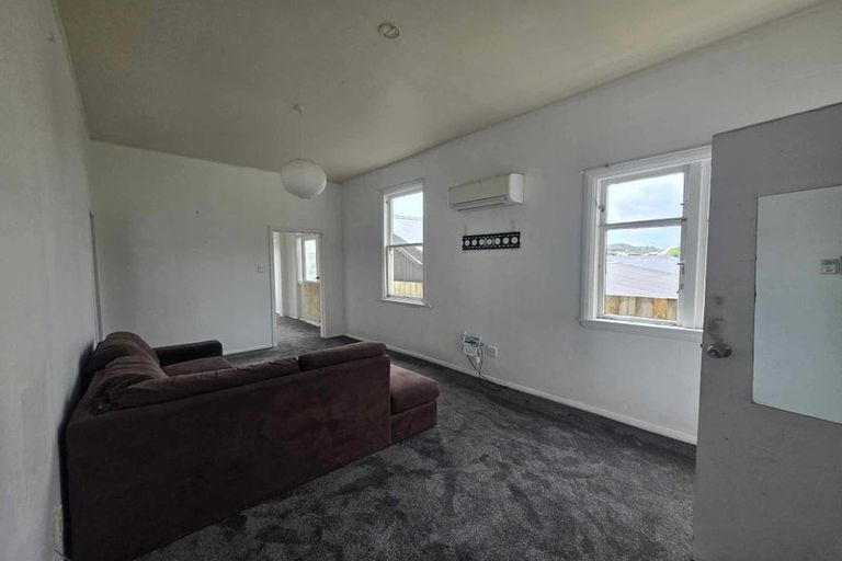Photo of property in 122 Wallace Street, Mount Cook, Wellington, 6021