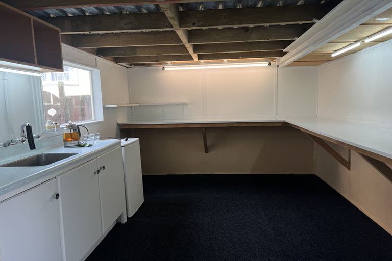 Photo of property in 9 William Souter Street, Forrest Hill, Auckland, 0620