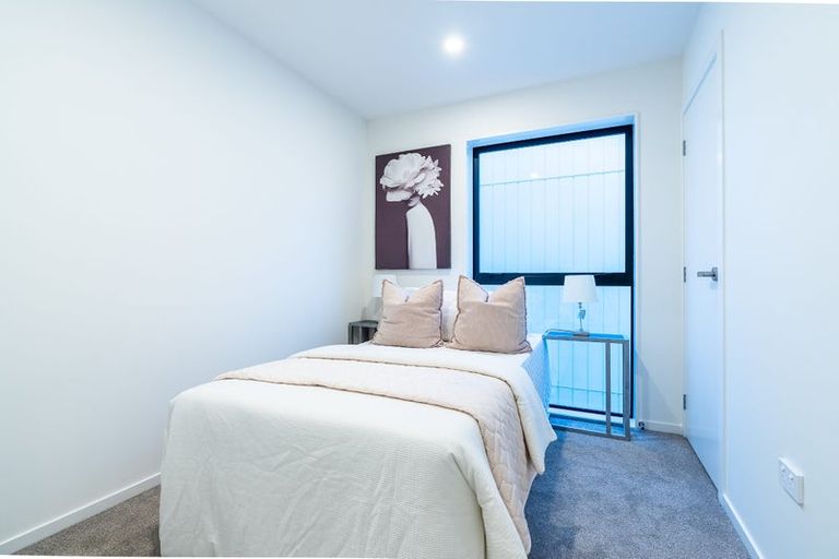 Photo of property in 8 Papai Lane, Massey, Auckland, 0614