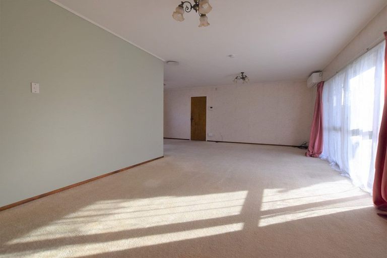 Photo of property in 9 Rathgar Road, Henderson, Auckland, 0610