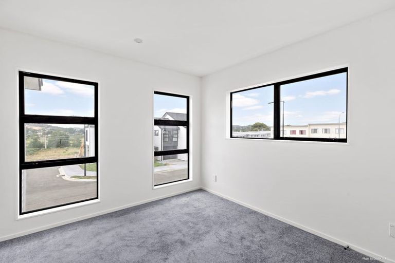 Photo of property in 11 Kaha Lane, Henderson, Auckland, 0612